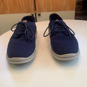Clarks Cloud steppers